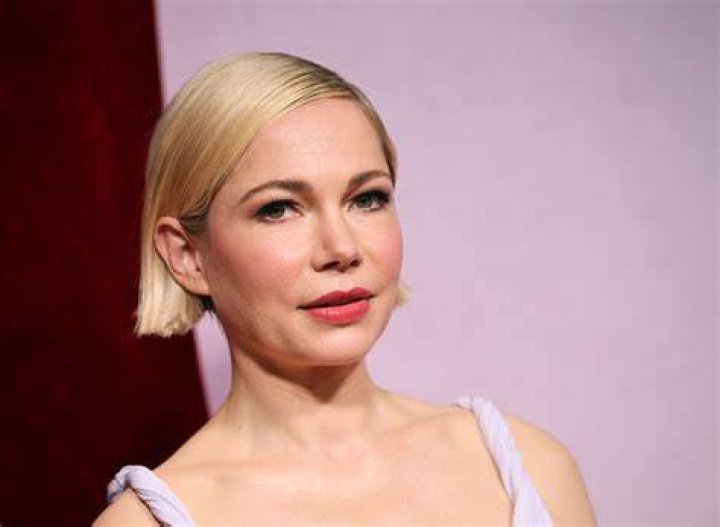 14 Times Michelle Williams Was the Ultimate Hair Muse Medium Length