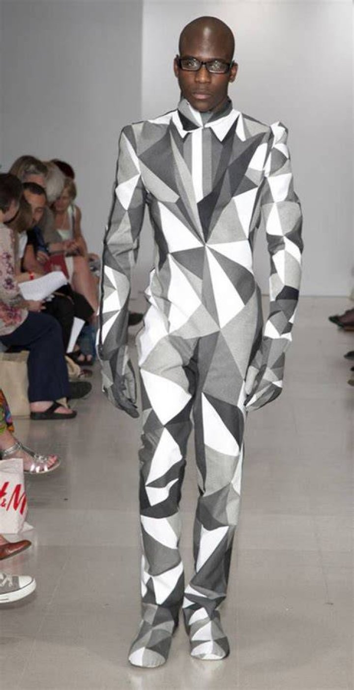 4 Outrageous Suits That Somehow Worked? I The GentleManual
