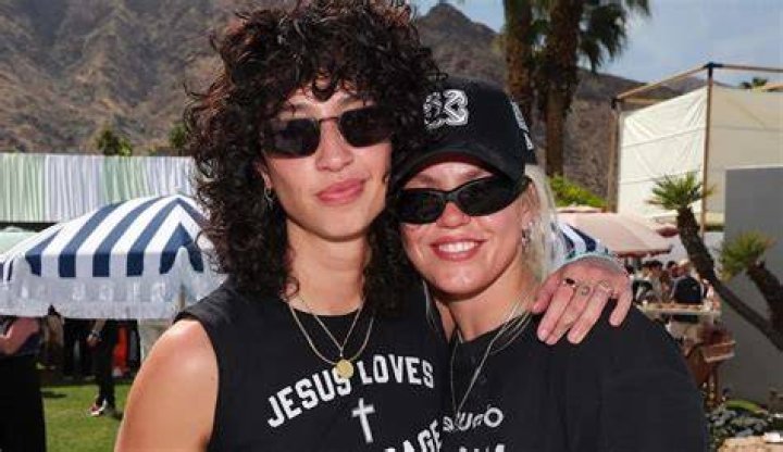 5 Hottest Lesbian Couples (So Far) Celebrific