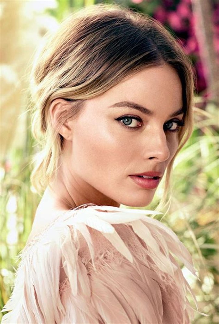 61 Sexy Margot Robbie Boobs Pictures Which Will Make You Fall For Her