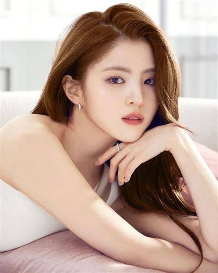 8 Han Sohee Facts, Including Her Real Name & ‘Controversial’ Past