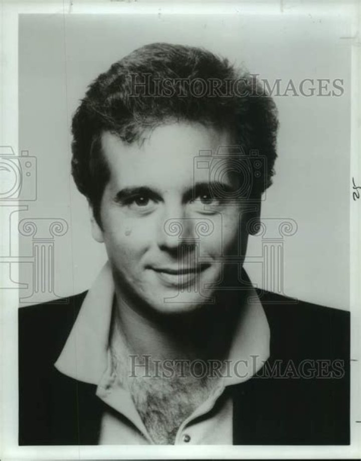 ACTOR DESI ARNAZ 8X10 PUBLICITY PHOTO (DA673)