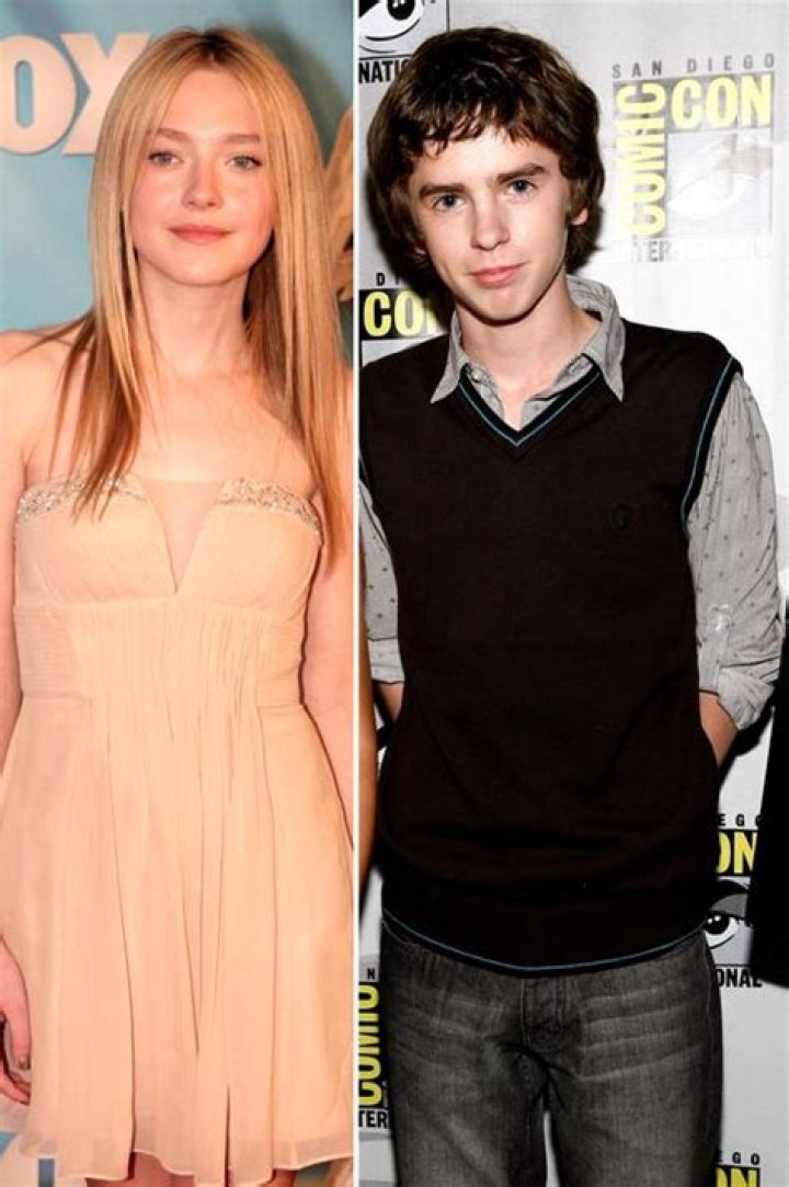 Adorable Couple Alert Dakota Fanning & Freddie Highmore