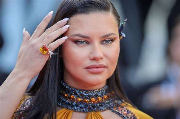 Adriana Lima mamma per la terza volta &egrave; nato Cyan