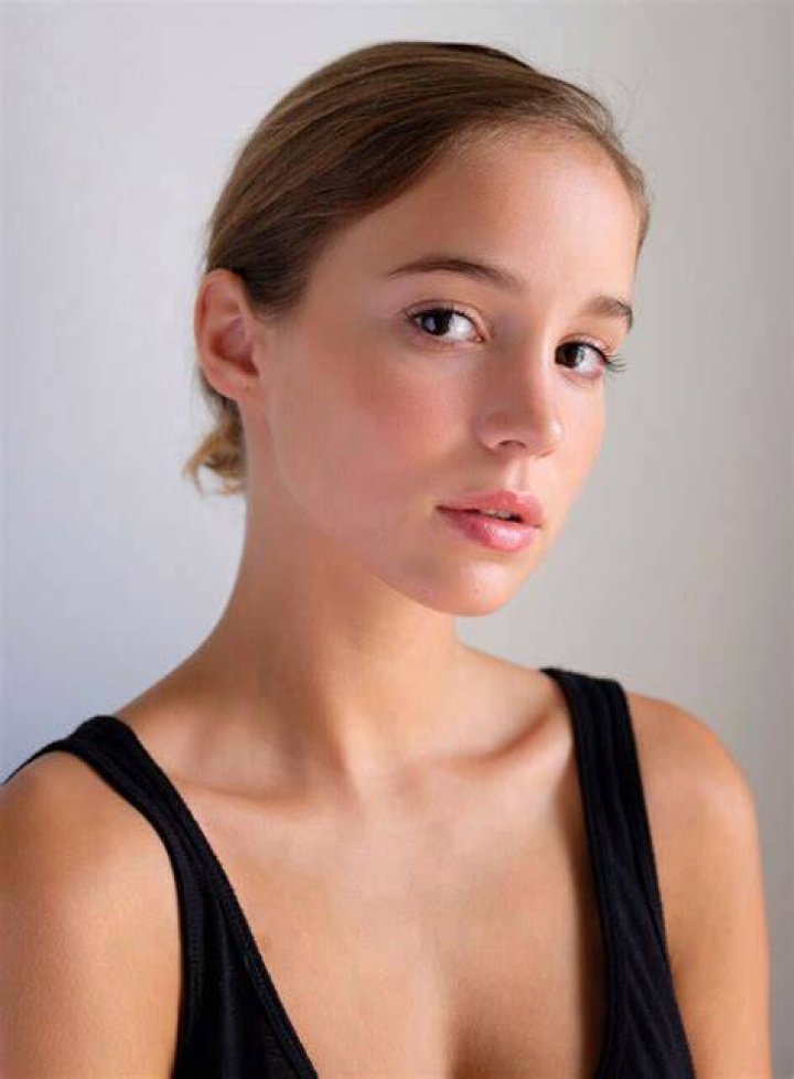 Alba Baptista Bikini, Ethnicity, Marriage, Wedding, Father, Shower, Nazi