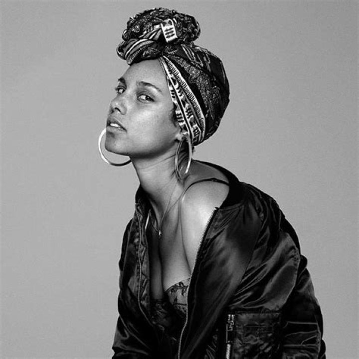 Alicia Keys Pens Powerful Essay On Embracing Her Natural, MakeupFree