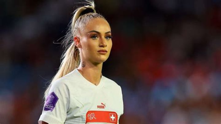 Alisha Lehmann r/WomenSoccerLegs