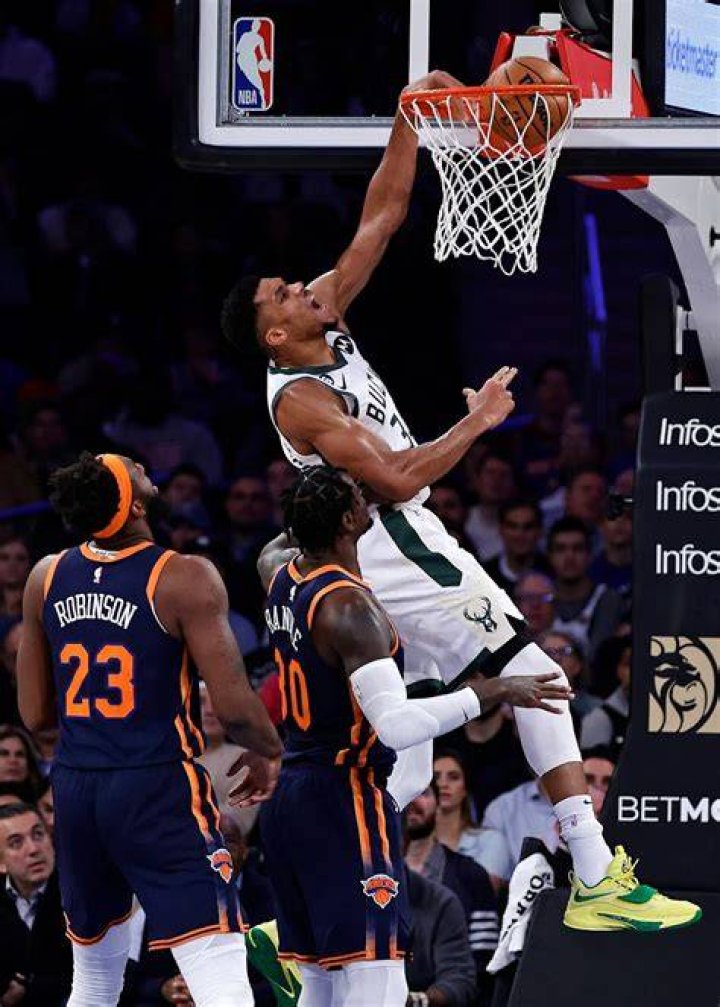 Allen, Bucks hang on after Giannis fouls out to edge Knicks Seattle