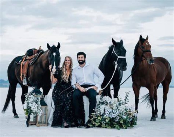 Amberley Snyder's Husband And Marriage