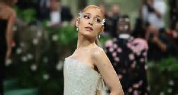 Ariana Grande Hinting That She&rsquo;s Pregnant?! Hollywire YouTube