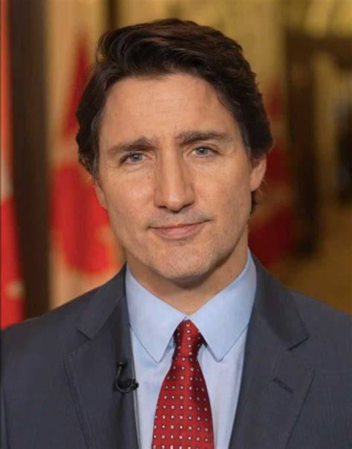 Arriba 30+ imagen justin trudeau indian outfit Abzlocal.mx