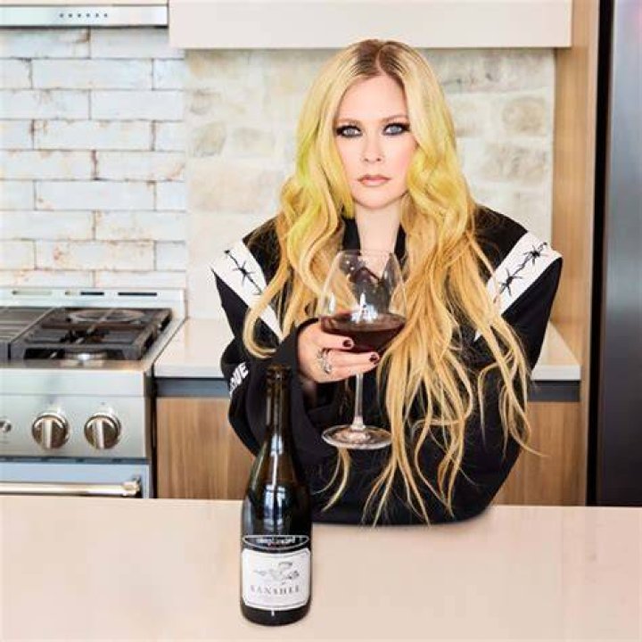 Avril Lavigne Has A Pizza Named After Her In Her Hometown