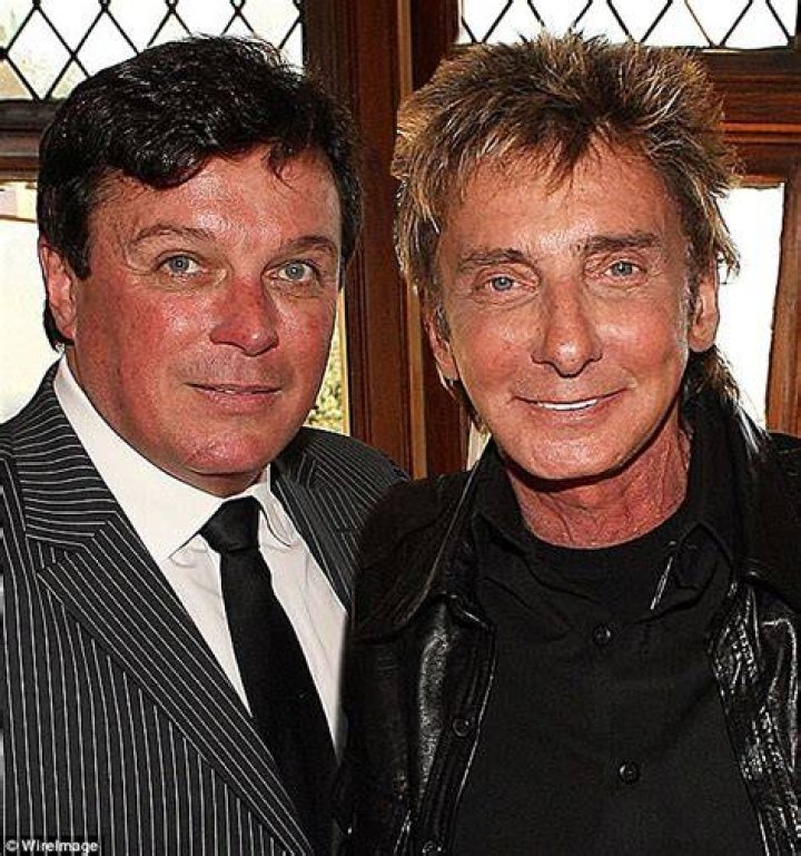 Barry Manilow quietly married his longtime manager Garry Kief in