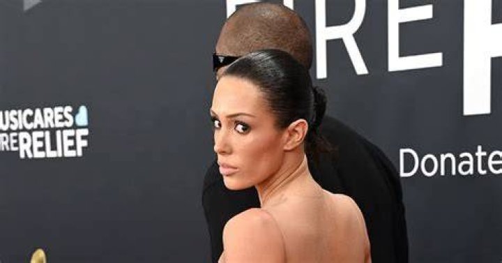 Bianca Censori Net Worth How Rich Is Bianca Censori?