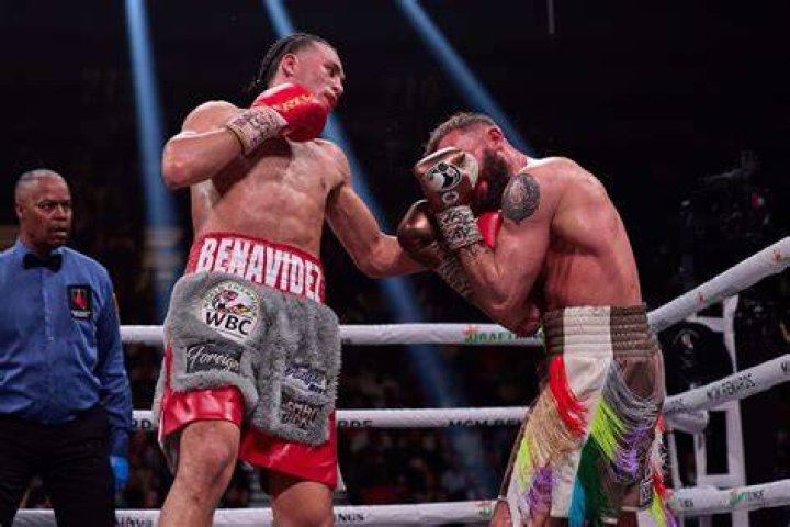 Bivol está listo para pelear con Beterbiev en Rusia