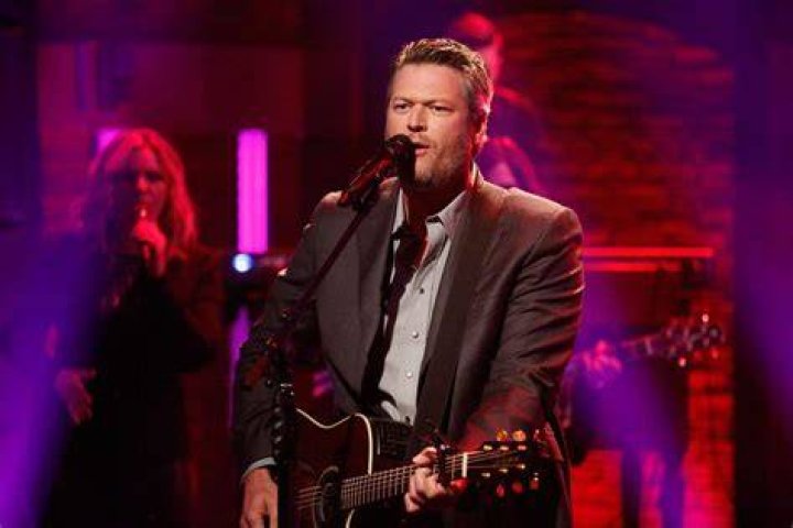 Blake Shelton Pays Tribute to 6 Teens Killed in Car Crash in His Okla. Town