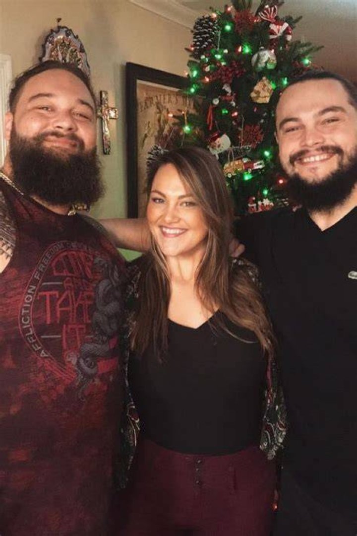 Bray Wyatt Siblings Meet Sister Mika Rotunda, and Brother Bo Dallas