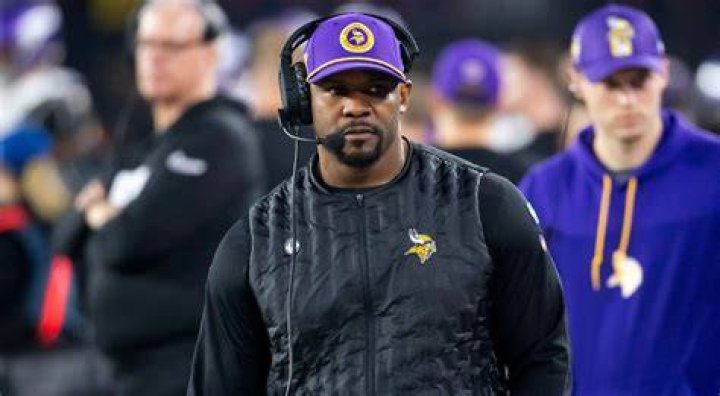 Brian Flores' defense is powering the Minnesota Vikings toward the playoffs