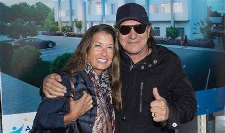 Brian Johnson Ehefrau, Verm&ouml;gen, Gr&ouml;&szlig;e, Tattoo, Herkunft 2024 Taddlr