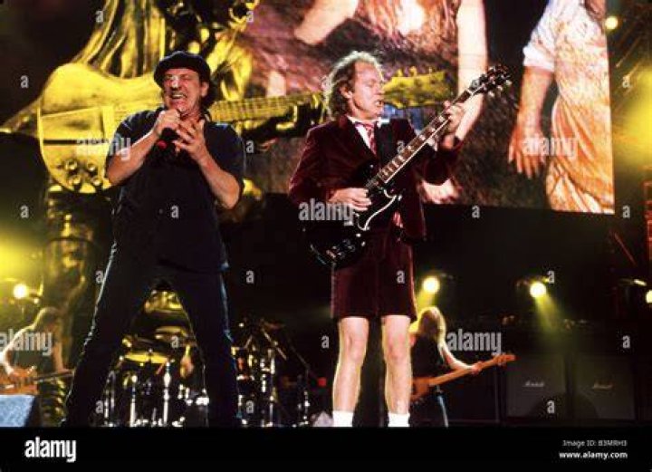 Brian JohnsonLeadS&auml;nger der Rock Gruppe AC DC mit seinen T&ouml;chtern