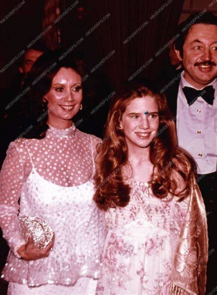 candid Melissa Gilbert and parents at some event 35m4514 ABCDVDVIDEO