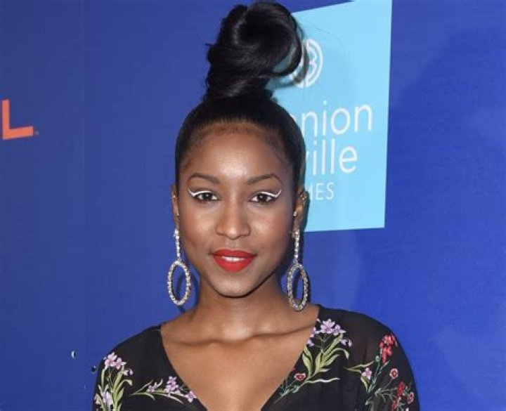 Carlacia Grant 9 facts about Outer Banks' Cleo you should know PopBuzz