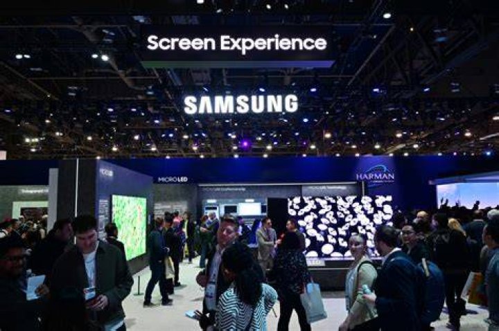 CES Samsung Looks to Boost Virtual Reality Ecosystem With Milk VR