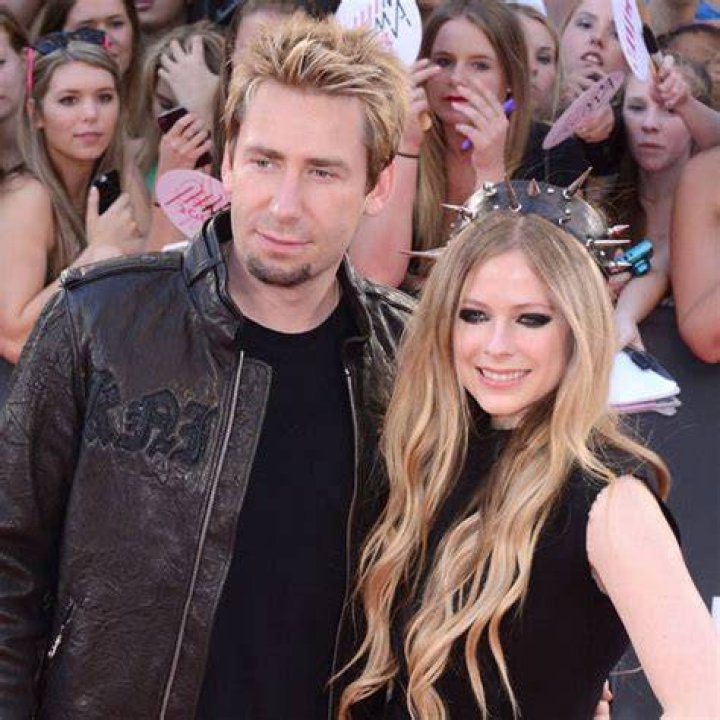 Chad Kroeger teared up during wedding to Avril Lavigne Celebrity News