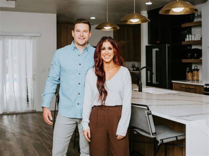 Chelsea Houska&rsquo;s Fianc&eacute; Cole DeBoer Flaunts SixPack During Engagement