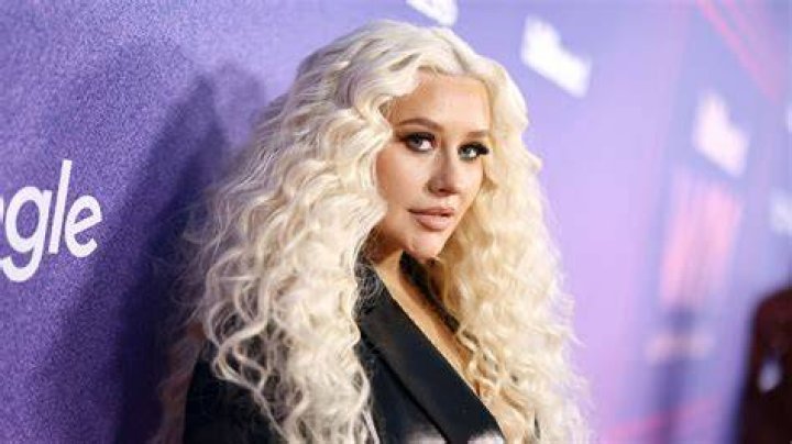 Christina Aguilera remakes 'Beautiful' music video, says she will