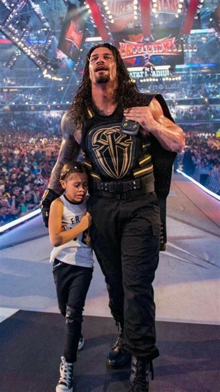 Daddy and Daughter Roman reigns wwe champion, Wwe roman reigns, Roman