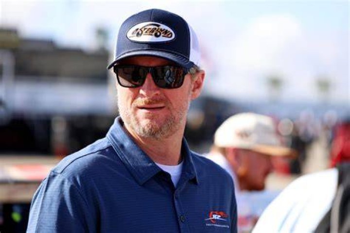 Dale Earnhardt Jr. Gives Back NASCAR Hall of Fame Curators' Corner
