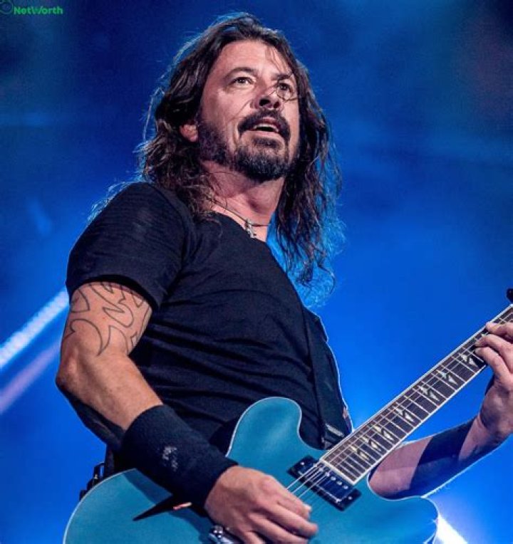 Dave Grohl Bio, Net Worth, Facts, Wiki, Band, Married, Wife, Kids