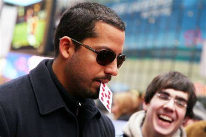 David Blaine blows the minds of JLaw, Margot Robbie, Emma Stone in