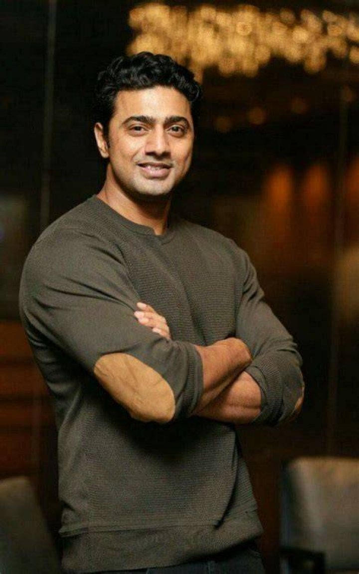 Dev Bengali Actor Family Photo, Wife, Wiki Biography, Age, Height Weight