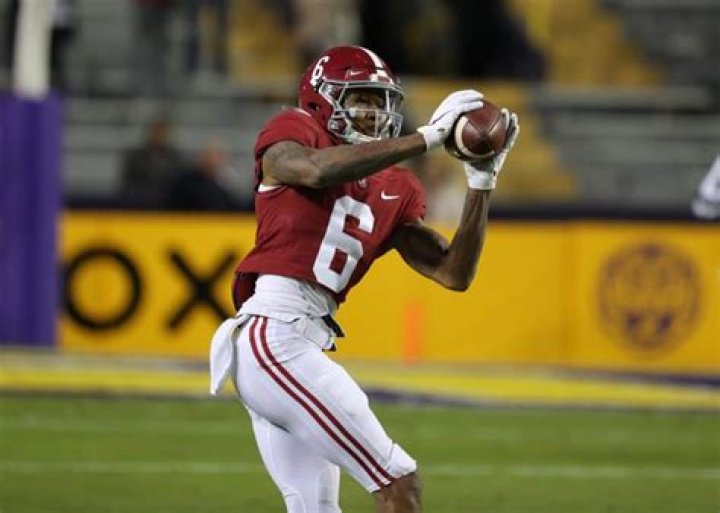 Devonta Smith Biography, Age, Height, Girlfriend, Net Worth Wealthy Spy