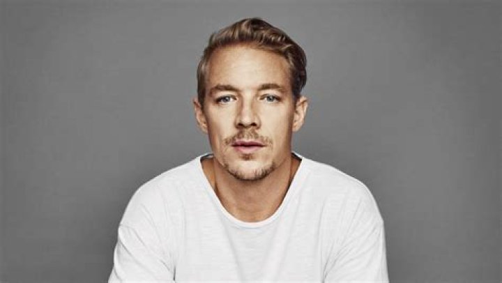 Diplo Comments on Sexuality in Twitter Exchange &ldquo;Masculinity Is a