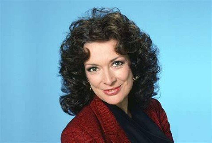 Dixie Carter Bio, Age, Spouse, Height, Net Worth, & Death