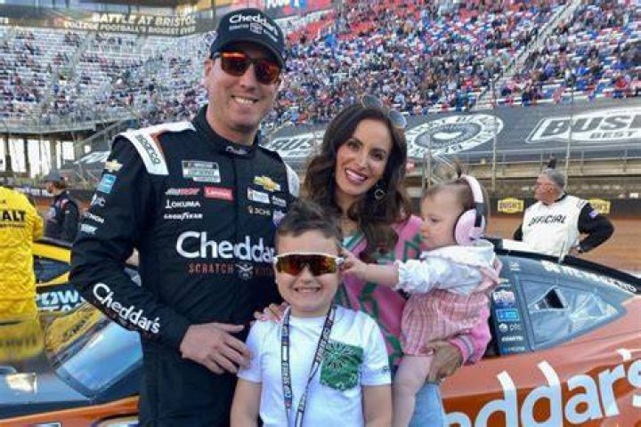 Does Kyle Connor have children?