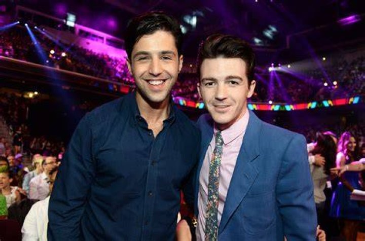 Drake Bell and Josh Peck in Drake & Josh (2004) Drake & josh, Drake