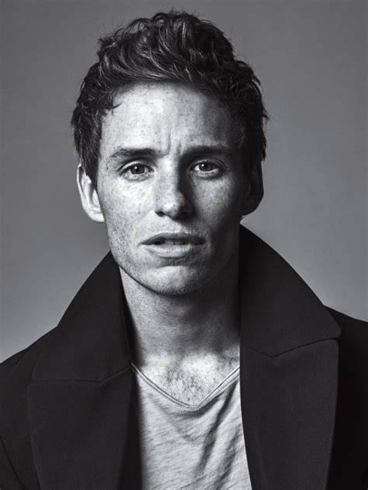 Eddie Redmayne's idyllic family home life revealed after &pound;2m holiday