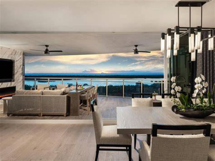 Explore The Luxurious Haven Of The Alex At The Graham