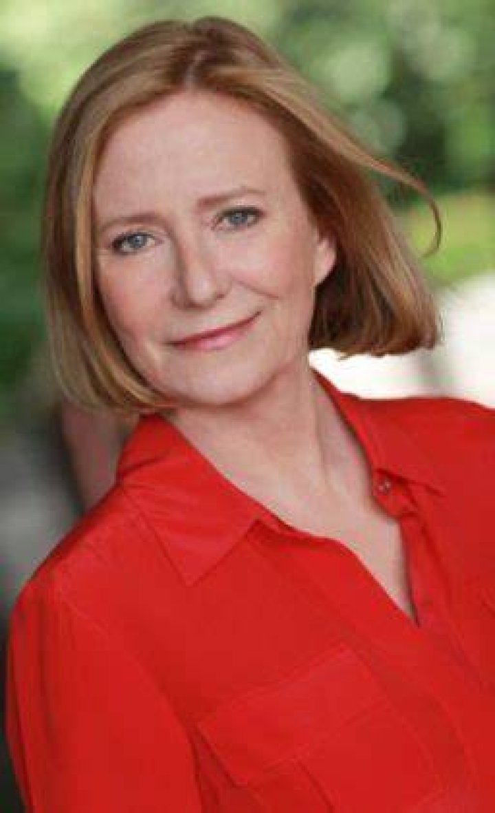 FileEve Plumb Official Headshot 2012.jpg