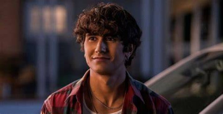 Find Out: How Old Is Ethan From Never Have I Ever?