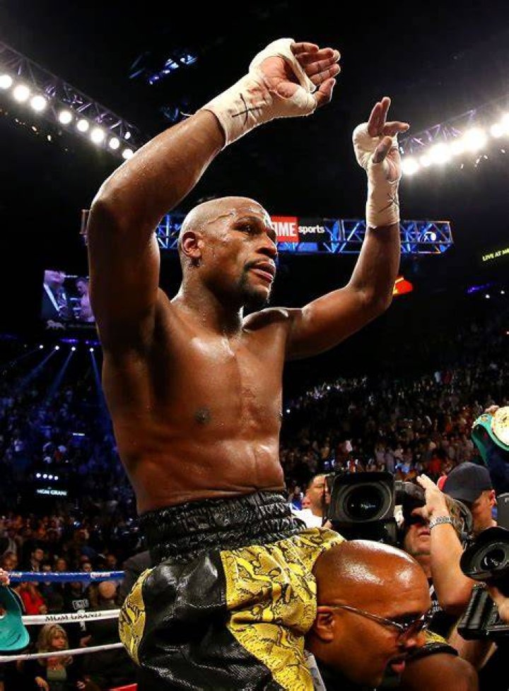 Floyd Mayweather Jr. threw the most obnoxiously expensive 16th birthday