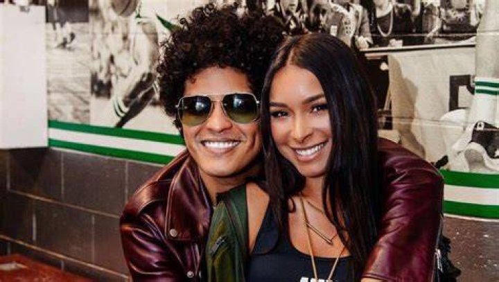 Fotos. Bruno Mars y Jessica Caban. Bruno Mars Spain