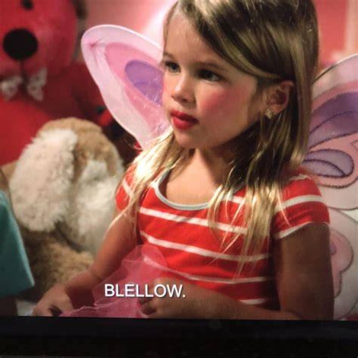 Found tiny Missy on Modern Family🤣🤣 r/YoungSheldon