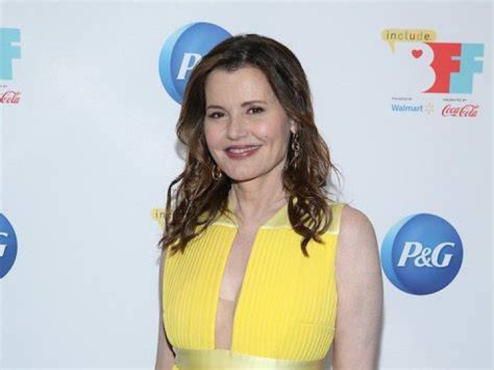 Geena Davis attacks estranged partner over wedding photo document