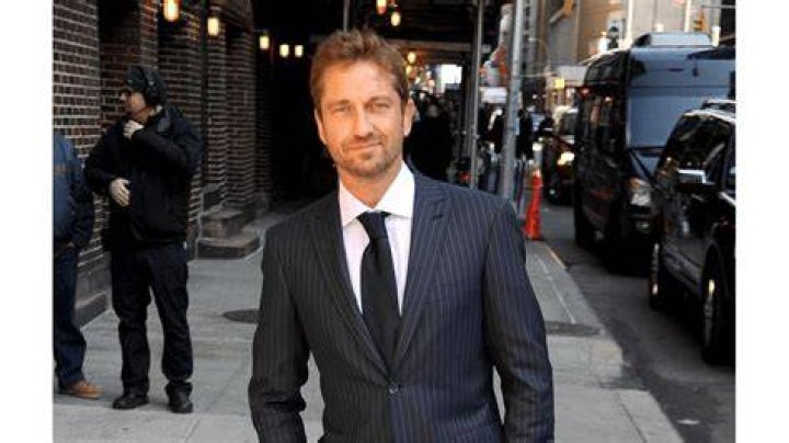Gerard Butler accidentally flashed guests at his sister's wedding