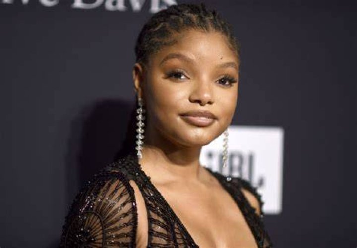 Halle Bailey Height Weight Body Stats Age Family Facts